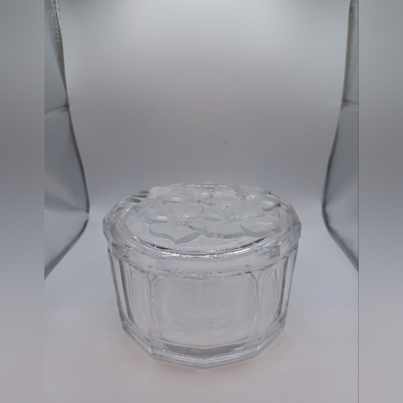 VINTAGE CLEAR Glass Trinket Dogwood Pattern Bloom Box Floral Frosted Lidded 3" - Picture 12 of 12